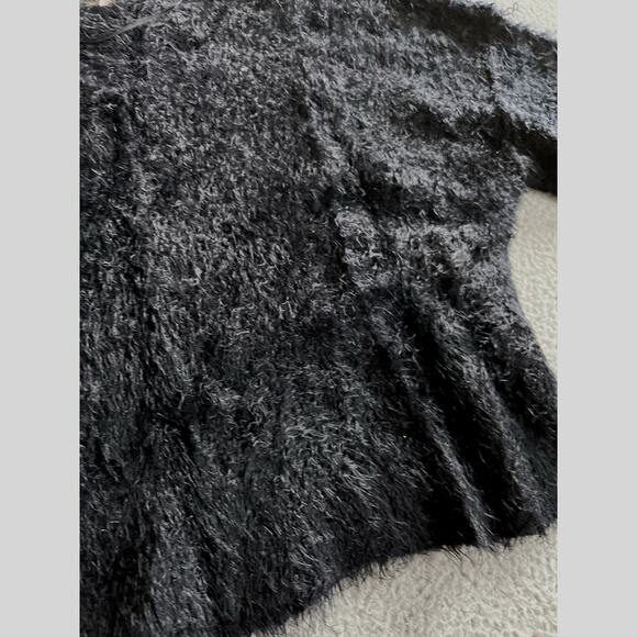 Free People Sweater Small Oversized Cropped Faux Fur Fuzzy Soft V-Neck Black - Picture 3 of 14